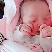 我的七斤多的大胖闺女呀，把妈妈痛到怀疑人生了，我的天，不过看到你又觉得值得