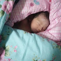 奶少发愁没奶，奶多也是发愁天天坐着挤奶，腰疼脖子酸，我涨奶还快，半小时这样就开始撑得慌，硬撑😫...