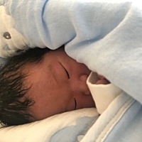 回来报个喜啦，10.10顺产整7斤健康男宝宝，无撕裂。孕吐到4个月结束，喜欢甜食。