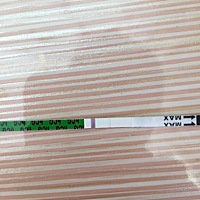 我上个月月经推迟七天试纸测了三个也是一深一浅.结果第一天来月经了.然后去医院验血是没怀孕！这个月16...