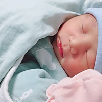 预产期准时报道的小情人，顺产6斤6两，痛的死去活来的，再也不想生二胎了