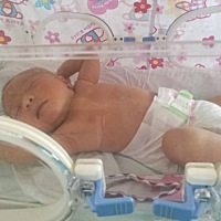 二胎妈妈，宝宝四个多月了，准备断奶了，因为不够娃娃喝，奶水是死胀回去呢？还是怎么搞，求指点哦！