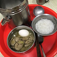 坐月子的早餐🥣！一碗粥！一个鸡蛋！一碗猪腰汤！