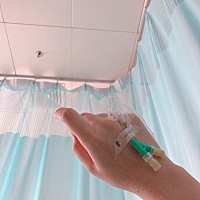 7.1斤胖子一枚，顺产，轻微撕裂。 预产期18号准时的当天见红，晚上开始不规律姨妈痛，第二天早上开始痛...