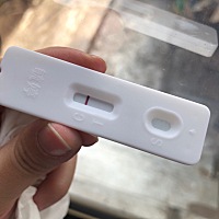 帮我看下 是不是白板