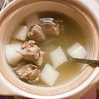 “老公牌”月子餐，亲自买菜亲自下厨，陪产假一个月。