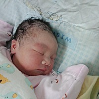 受了两重罪，顺产疼两天宫口都不开。子宫都疼变形了只能剖腹产没有得选择！七斤一的男宝。听到宝宝哭声...