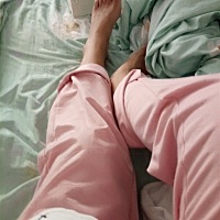 为什么产后35天    感觉像来大姨妈一样的  这个正常吗?