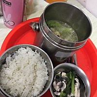 别人坐月子没胃口……？我怎么胃口那么好！一大碗米饭🍚能吃完的！还有一壶鱼汤也吃完！鱼汤下奶快！...