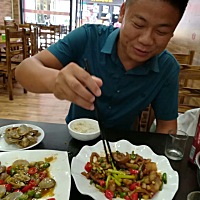 我家宝宝是不是很像爸爸啊，他居然说不像他，我一拿到单子的时候，看到相片，觉得特像他