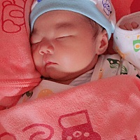 2018.10.18-20:43~7.2斤女宝宝，在麻麻肚子待了十个月，我们终于见面了，谢谢宝贝选我做妈妈，也庆幸自...