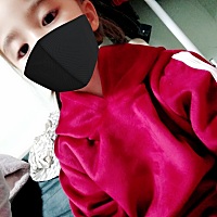 今天给女儿买了件衣服，一看见看就想给她买，有跟我一样的宝妈吗？