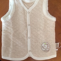 宝妈们天冷了可以给宝宝👶准备内衣内裤了……纯彩棉不含荧光剂摸上去软软的很舒服哦😍😍