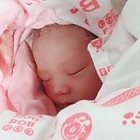 我家小十月终于在过了预产期五天于10月25日早上8:48出生🐣啦！
