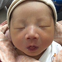 宝宝出生第4天了，医生说36周➕6天差一天才足月，算早产婴儿，但看到宝宝能吃能说，各种表情，心里还是...