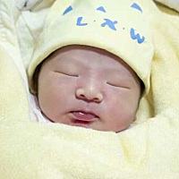 38周加一就发动了，男宝宝。