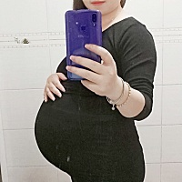 现在是一个穿衣服都气喘吁吁的大胖纸[憨笑] 两个崽崽健健康康成长，一切都值得[胜利][胜利][胜利]