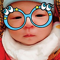 宝妈们你们坐月子玩手机看电视吗？我的眼睛都不能要了，天天离不开！😂😂😂
