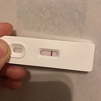 早孕测的T是白色的