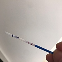 测试结果这样医生说没怀孕，那大概什么情况？我该怎么办？好像要一个宝宝啊😭😭😭😭