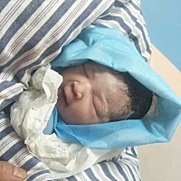 39周+3宝宝出生啦，顺产，8斤的大胖妞，疼死为娘的了，以后可要听话哦～爸爸妈妈爱你～