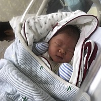 11月9日14点出生。 男宝宝。我想问问你们满月酒怎么办的？我跟他隔壁镇的。他们没有办满月酒的习俗。我...