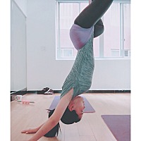 产后瑜伽 生完十个月，腹直肌分离两指半到现在一指半，腰也瘦了。体重瘦回92。 感谢自己的坚持，和你的...