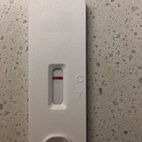 红色下面的白色线本来就存在的吗？姐妹们，有知道的吗？