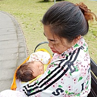 一会儿月嫂就要走了，40天的依赖让我很舍不得她走。心里空落落的，不知道接下来自己一个人带宝宝能不能...