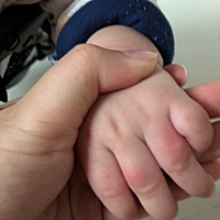 【急急急，快急死人了，求有经验的妈妈j教教】宝宝连续几晚都是半夜惊哭，又或者睡不安，嗯嗯哼哼的，然...