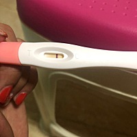 排卵期同房后12天，隐隐约约看到第二条淡淡的印子，测了两次都是隐约出现，这是什么情况，求解！