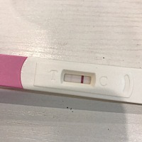 这是有了吗，换几个牌子试纸都是小粉杠，还没去医院查血检查