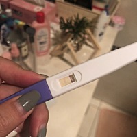 上个月6-12同房 但是14号就来姨妈了 比之前少很多 来完之后再也没有同房 到这个月没来大姨妈 已经推迟九...