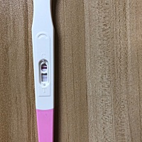 爱爱后十天了，今早测出来是这样是不是有了？激动了一整天，姐妹们帮我看一下❤️❤️❤️