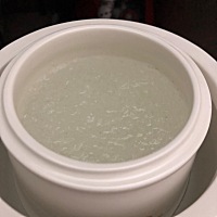 今天开始备孕中，正好家里还有些燕窝，是之前囤的燕条，我是学医的我知道，燕窝中的唾液酸对胎儿智力发...