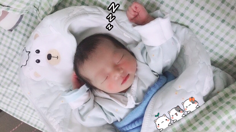 11月25日下午，刚好38周整那天出来的，5斤2，👧🏻，照片是出生第二天拍的☺️，打了无痛还是痛啊