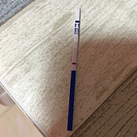 末次月经是10月27日，到现在还没有来，今早测了是一条，有点失落