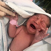 终于卸货了，说说我的过程吧，宝宝超期41+1，约了号准备住院了，没想到约号当天早上还没去医院就见红了...