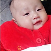 我的小宝贝三个月零五天啦，我终于不是刚出月子的胖子了，瘦啦，瘦啦，可以穿美美哒的衣服啦