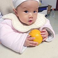 请问各位宝妈，哺乳酷爱五个月了，左侧乳房今天特别痛，有很大一块硬块，特别疼，用热毛巾敷也不行，宝...