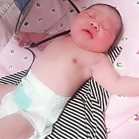 我老婆12月4号中午11:30开始肚子痛，15:30办理入院手续，宫口开了两公分，18:30进待产房，宫口开了四公...