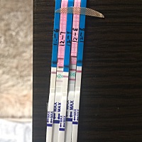 今天8号了，排卵试纸直接达到强阳了，早孕试纸比昨天加深一点了，不用去医院 也知道自己怀上了