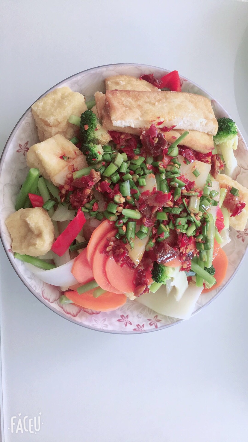 午餐常吃
管住嘴，迈开腿，相信所有的胖子都有瘦的一天，
相信自己可以的，加油！！！