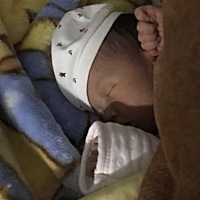 宝宝总偏着头睡 咋办啊   以后是个偏偏头 弄正没2分钟又偏了