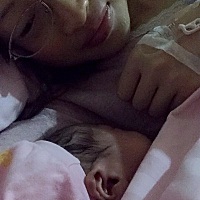 退圈了，昨天17:00顺产千金一枚，7.4斤，41+2没法作，打缩宫素、塞球囊、人工破膜、侧切，缝了几十...