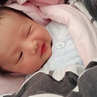 宝宝还有两天就满月啦，小公主一枚