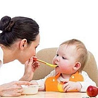 妈妈要知道的几大母婴育儿知识 四个月内纯母乳，不可加果汁； 四个月内的宝宝肠胃肠胃还很娇嫩，所...