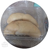 我家婆婆知道我喜欢吃榴莲，今天买了一整个。婆婆对我是真的好。❤️
