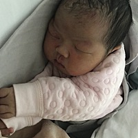 宝宝刚出生，眼睛，嘴巴上就有这红的，，谁知道这是什么，会消失吗