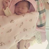 宝宝13天了，都说随他爸没一个说像我的.起小名难坏了我和宝爸，缺金叫金龙咋样，哈哈哈哈